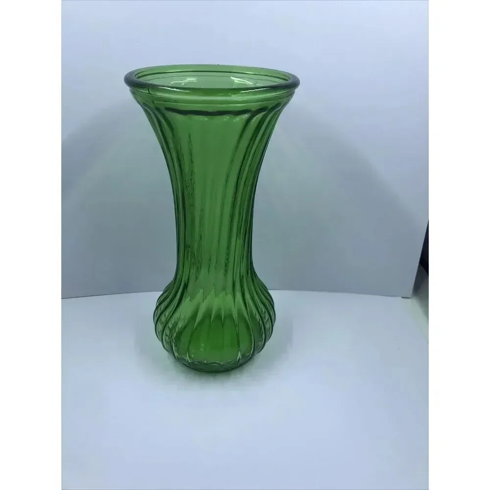 Vintage MCM Hoosier Glass Swirl Ribbed Emerald Green Vase Indiana USA 7.5